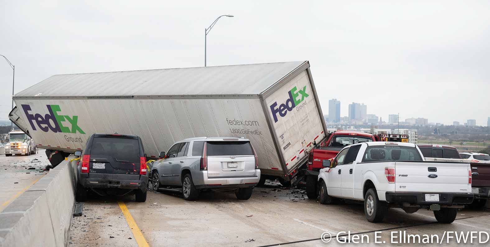 Motorway crash in Texas (Photo: FWFD)