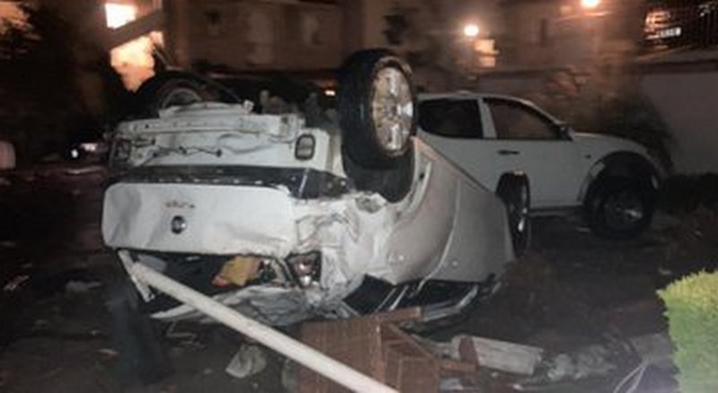 Торнадо стало причиной аварий (источник – twitter.com_gulerfatma)