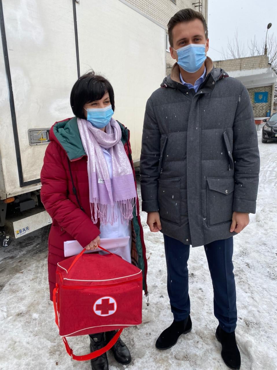 Фото – Facebook Александра Скичко В Украине сделали первую прививку от коронавирусной болезни – видео