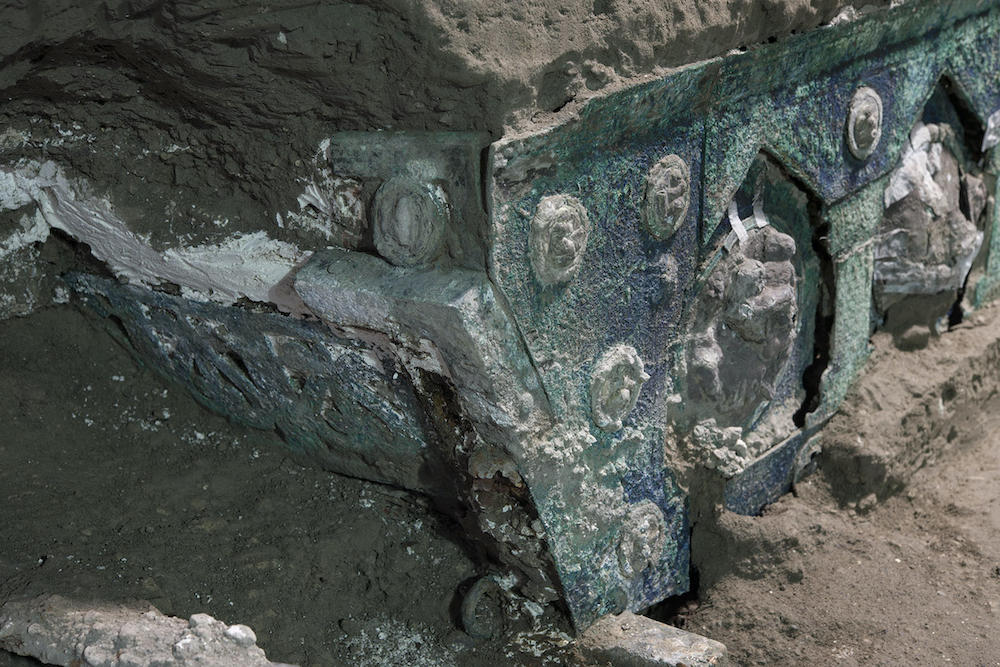 Недалеко от Помпей нашли церемониальную колесницу I века нашей эры: фото