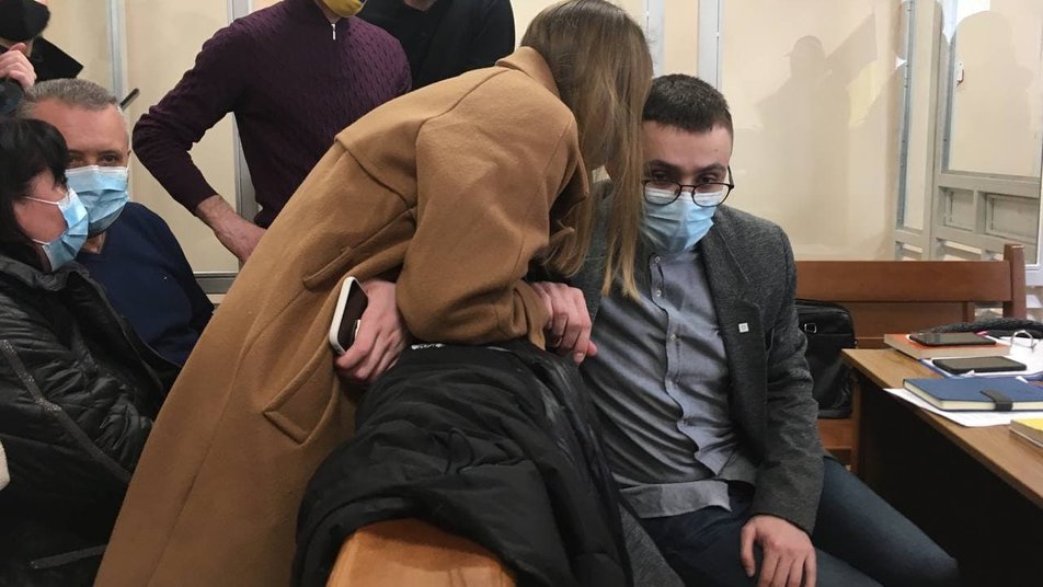 Дело о нападении. Стерненко привезли в Приморский суд Одессы – видео заседания