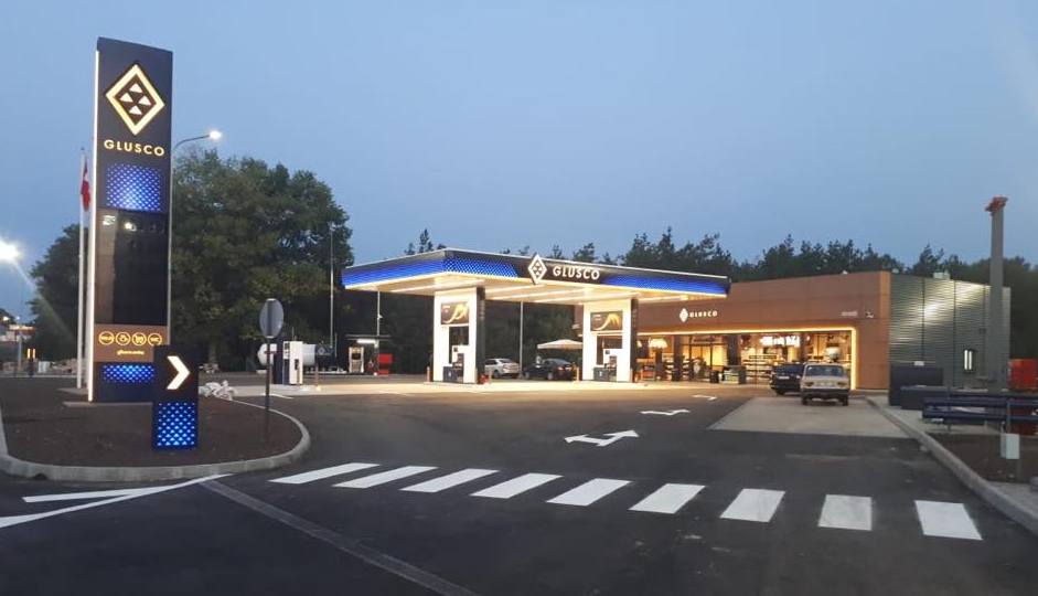 Спадок Медведчука. Мережу АЗС Glusco купив інвестор із Кіпру. Хто він такий? Деталі