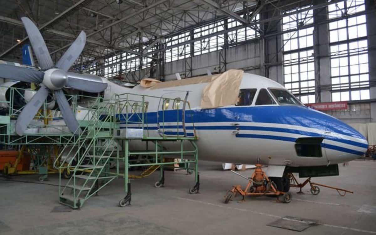 Самолет Ан-140 на Харьковском авиазаводе Фото: sq.com.ua