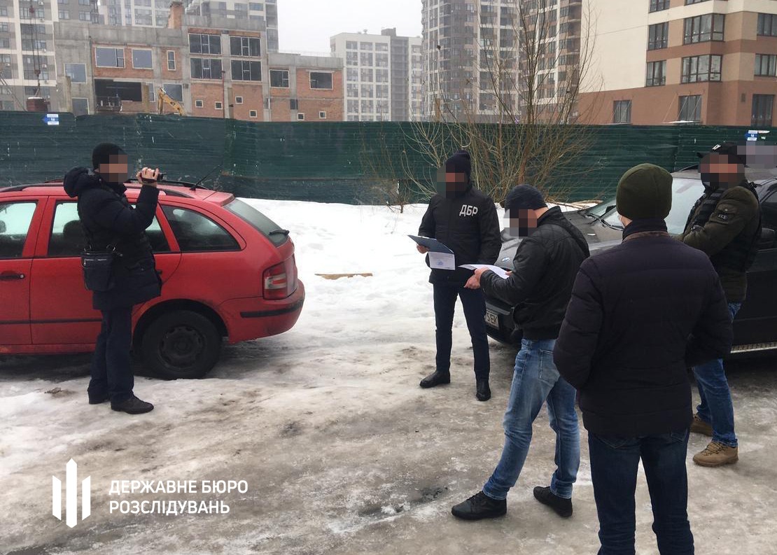 Задержание сотрудника СБУ по делу о похищении (фото – пресс-служба ГБР) ГБР: Сотрудник СБУ похитил человека, вымогал 1,6 млн грн и 40 000 евро