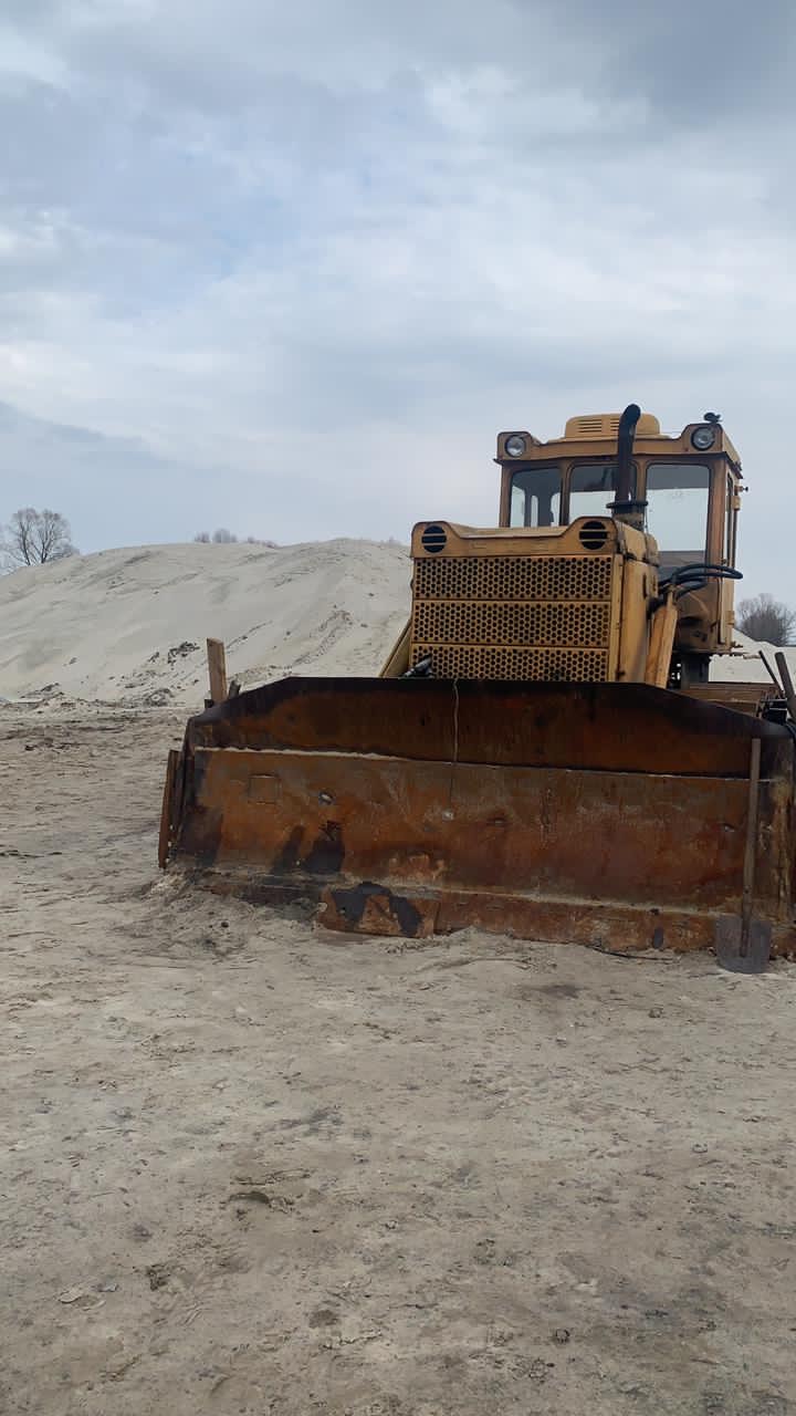 Ущерб на 90 млн грн. Нацполиция открыла дело о незаконной добыче песка под Киевом: фото