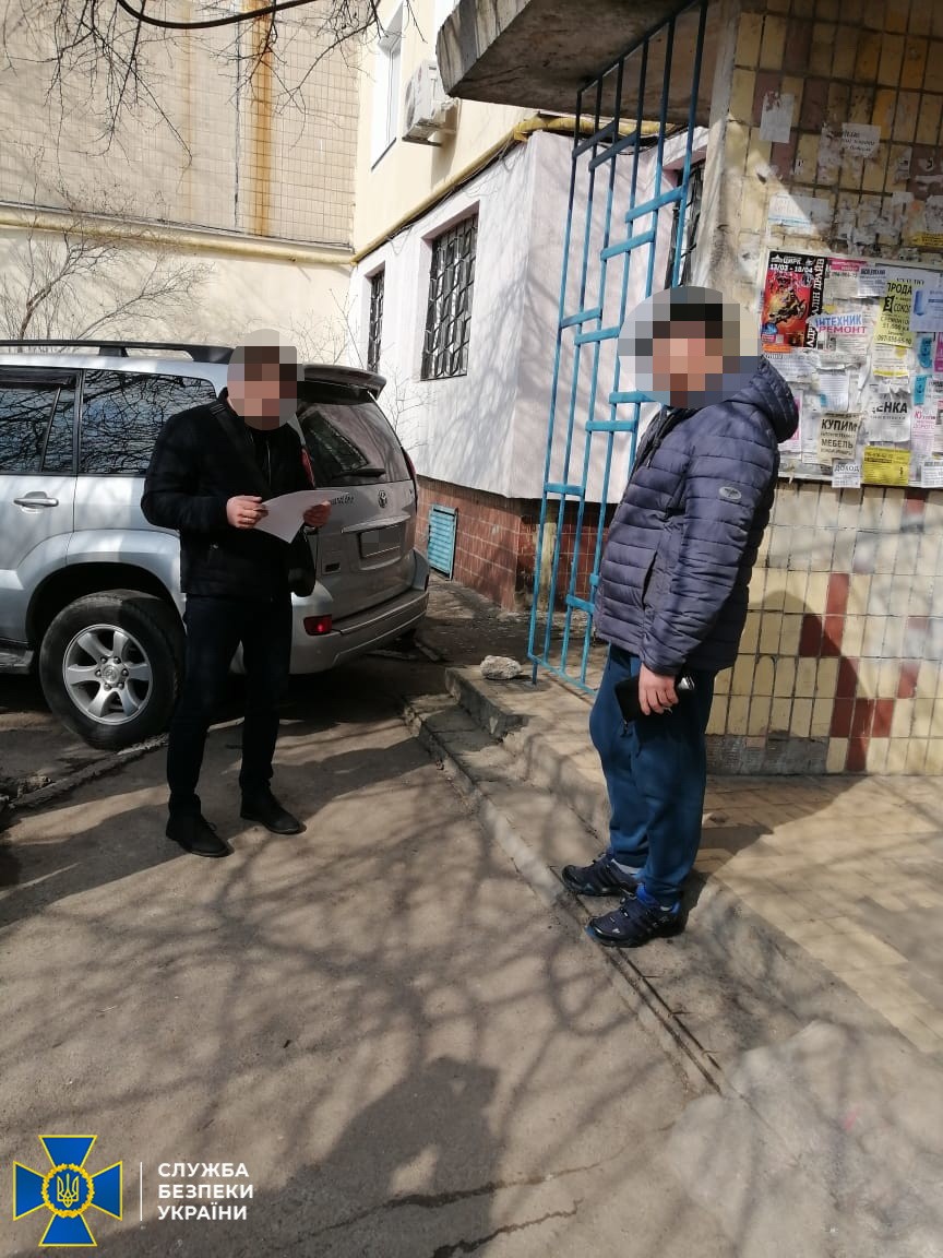 СБУ: Контрразведка взяла в Днепре "разведчика" российских боевиков, изъято оружие – фото