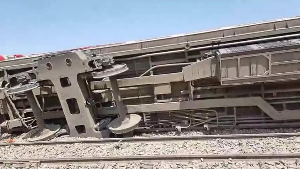 В Египте столкнулись два поезда: более 30 человек погибли, десятки раненых – фото, видео