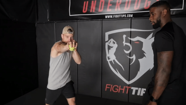 Фрагмент з відео fightTIPS
