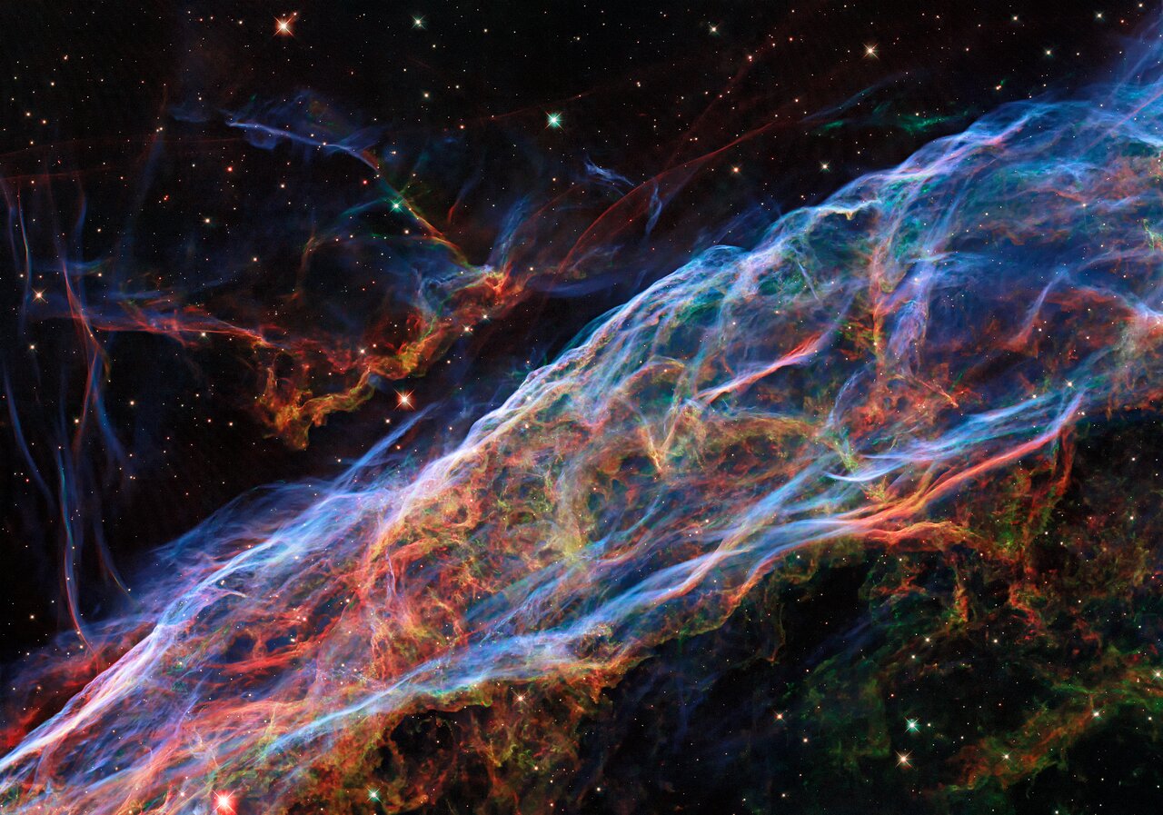 Туманність Вуаль. Фото: Hubble