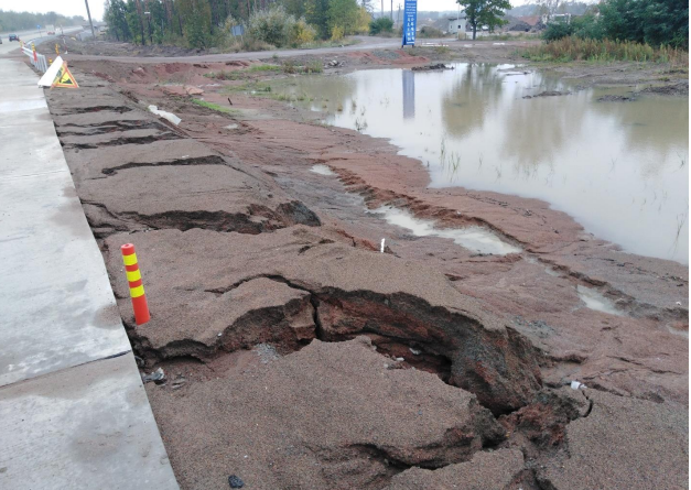 Гарантии на ремонт дорог не работают - китайская компания отсудила у Укравтодора гарантийные 10,3 млн. евро (ФОТО) 1