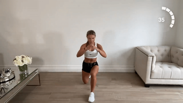 Фрагмент з відео Caroline Girvan