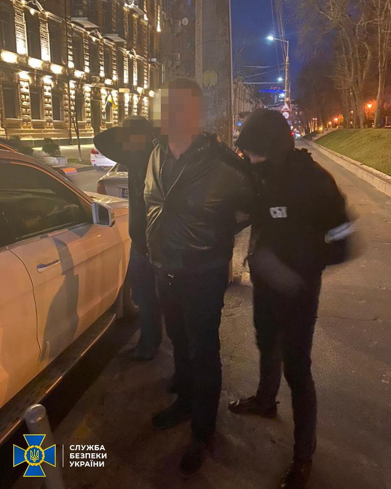 Фото – СБУ СБУ задержала на взятке депутата райсовета от Слуги народа – фото