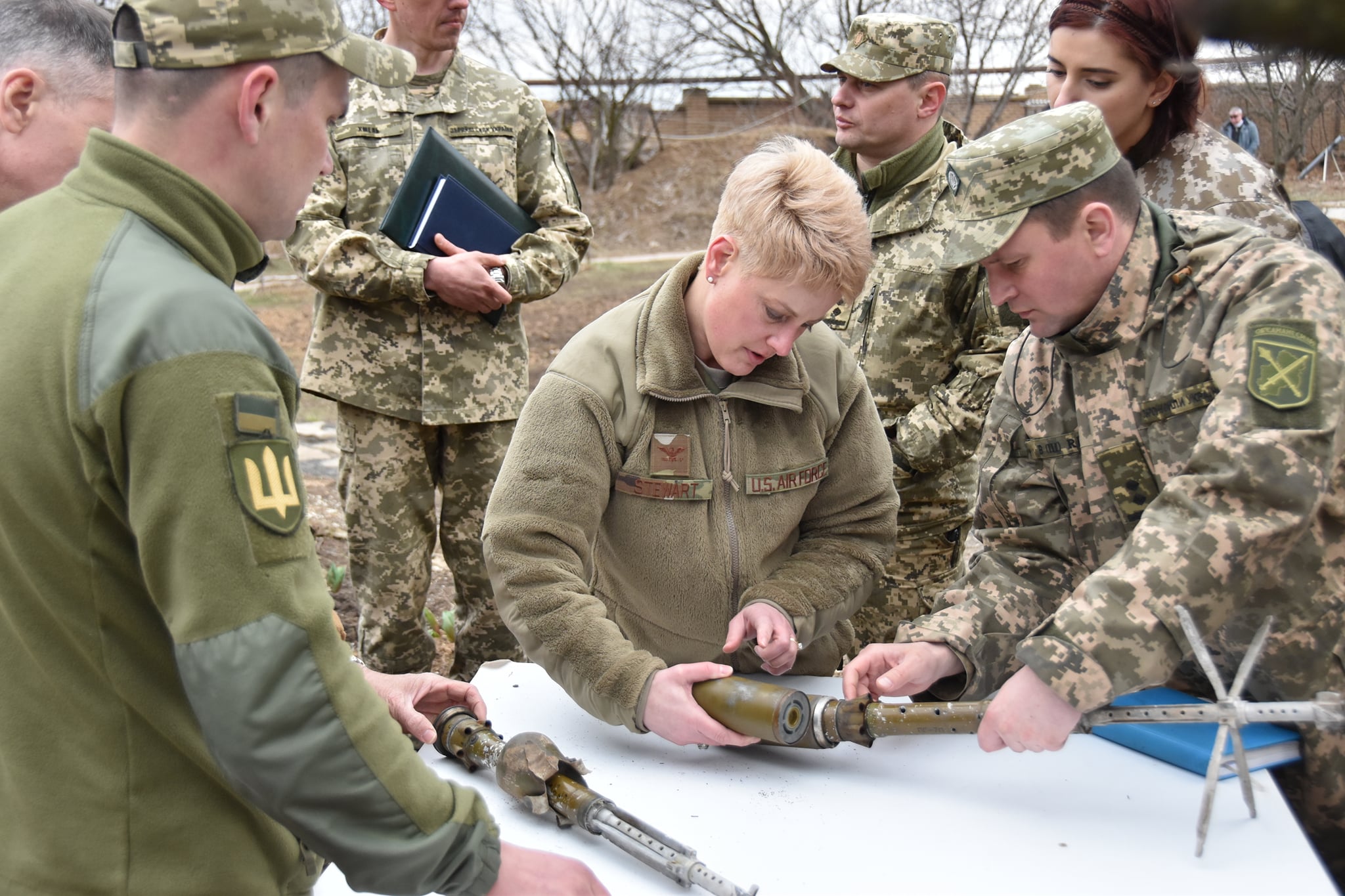 Причины военной операции на украине. Бриттани Стюарт (Brittany Stewart). Бриттани Стюарт полковник. Британи Стюарт военный атташе. Американские военные на Украине.