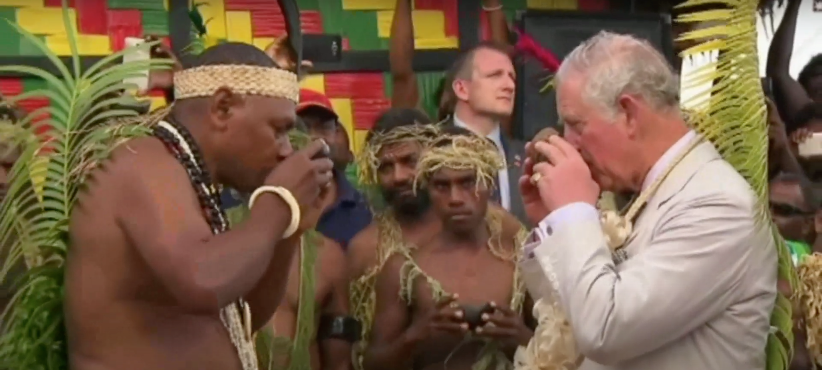 На острове Вануату принца Филиппа оплакивает местное племя: он был для них божеством