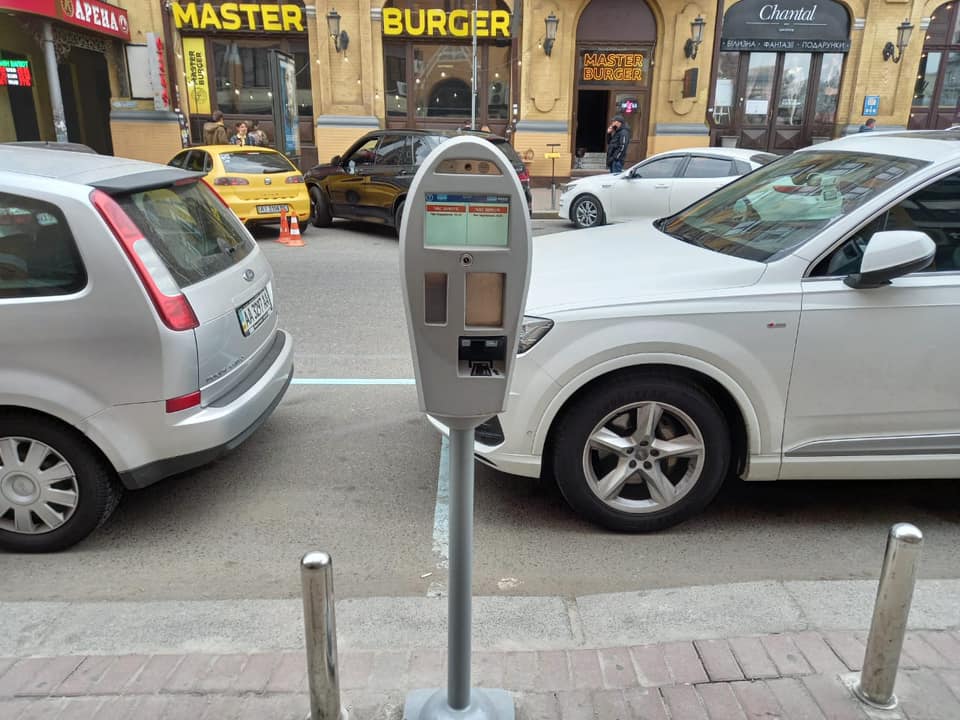 В Киеве тестируют автофиксацию нарушений парковки автомобилей: фото