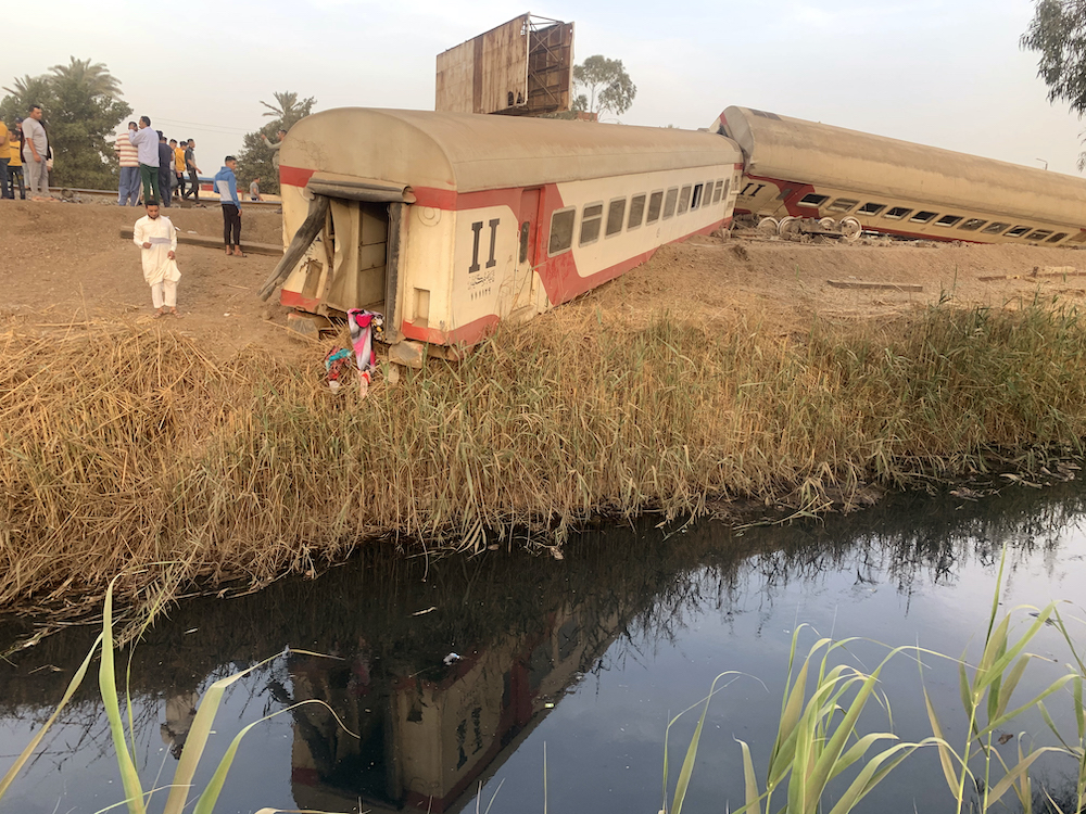 Фото: EPA В Египте снова авария на железной дороге: погибли 11 человек, до 100 пострадавших – фото