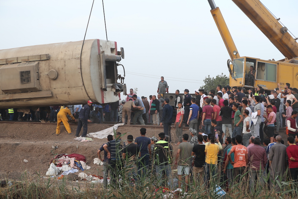 В Египте снова авария на железной дороге: погибли 11 человек, до 100 пострадавших – фото