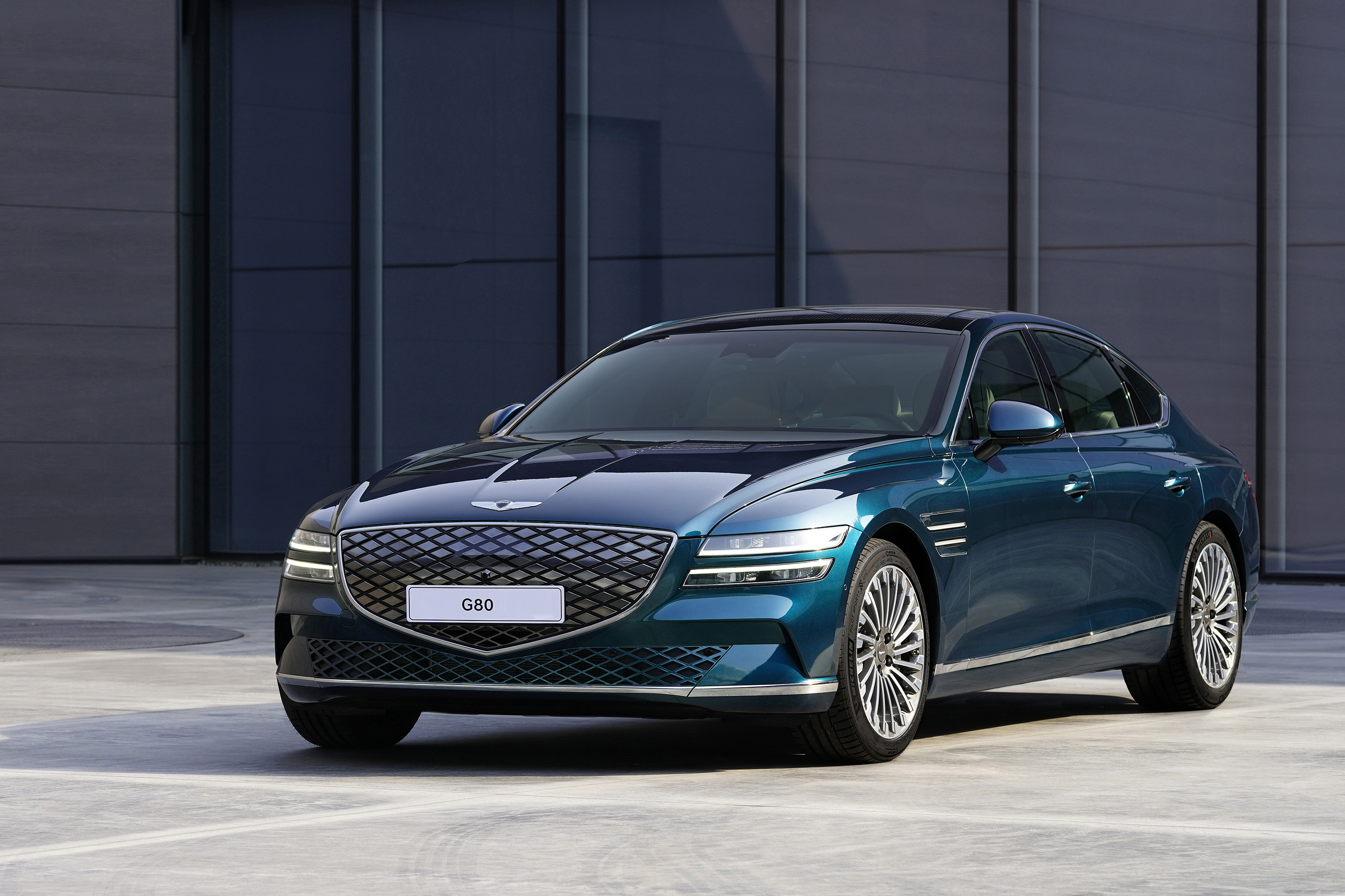 Новинки автосалона в Шанхае: убийцы Tesla, гибрид от Maserati и 1000 км на одном заряде
