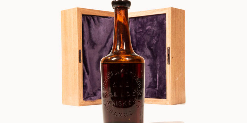 В США на аукционе продадут самое старое виски в мире. Цена 200-летнего напитка от $20 000