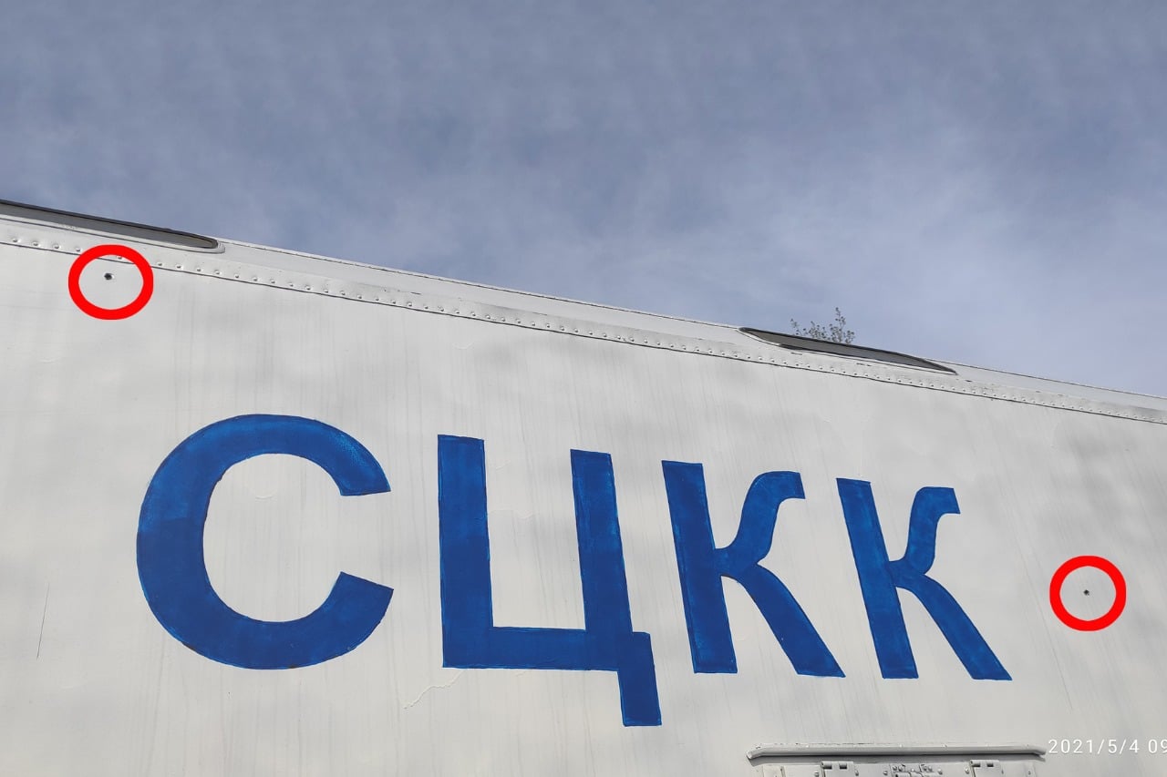 "Безпрецедентне порушення": бойовики на Донбасі обстріляли автомобіль спостерігачів СЦКК