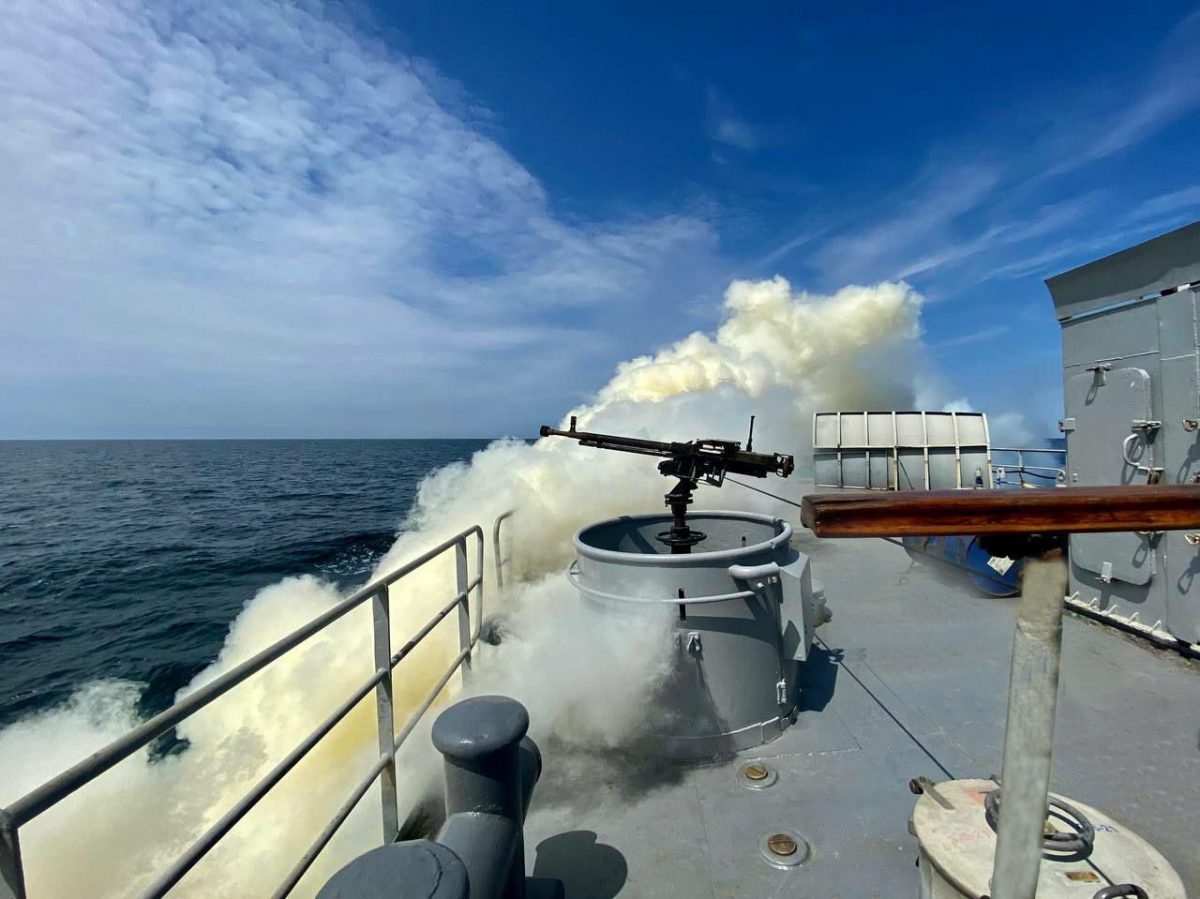 Фото: пресс-служба ВМС ВСУ Морские десантники в Черном море отработали ведение морского боя и высадку на берег: фото