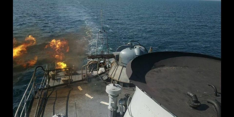 Фото: пресс-служба ВМС ВСУ Морские десантники в Черном море отработали ведение морского боя и высадку на берег: фото