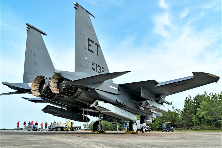 F-15E Strike Eagle с пятью крылатыми ракетами JASSM (Фото – 53rdwing.af.mil))