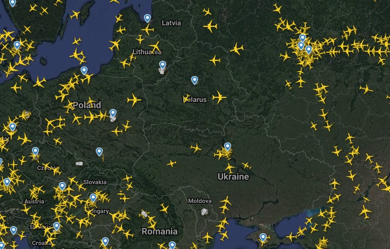 В небе над Беларусью почти нет самолетов: Lufthansa облетает через Украину – трекинг