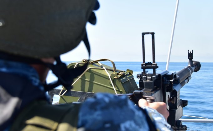 Украинские и британские военные провели в Черном море совместные учения: фото, видео
