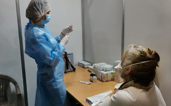 Коронавирус. В Киеве заработал центр массовой вакцинации – фото