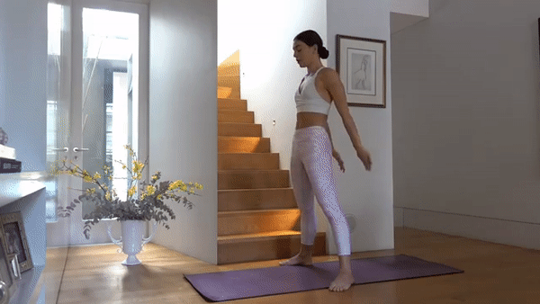Фрагмент з відео Move With Nicole