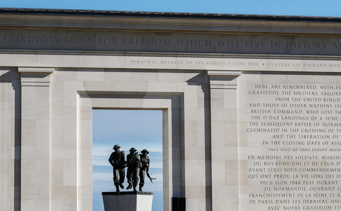 Операция Нептун. В Нормандии открыт монумент в память о высадке союзников в день "Д": фото