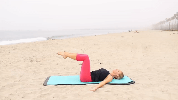 Фрагмент з відео The Balanced Life Pilates with Robin Long