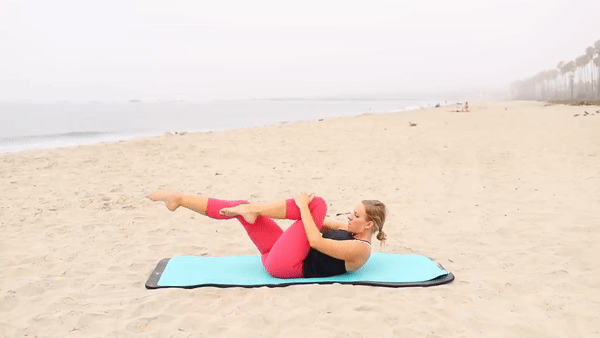 Фрагмент з відео The Balanced Life Pilates with Robin Long