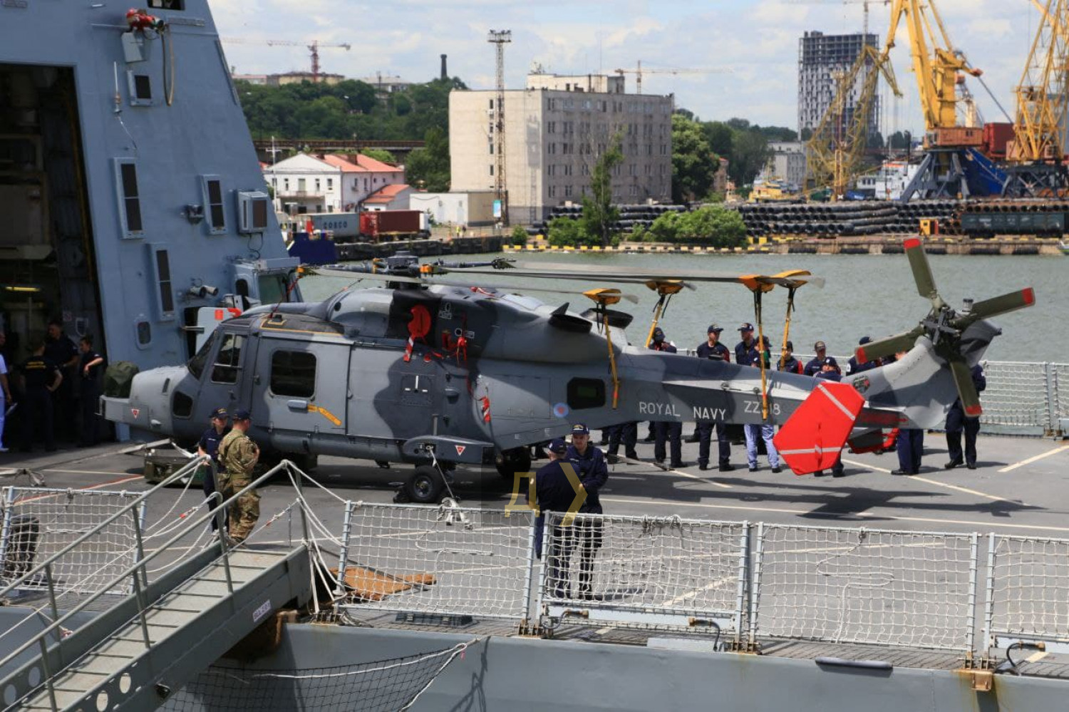 В Одессу прибыли два боевых корабля НАТО – фото, видео