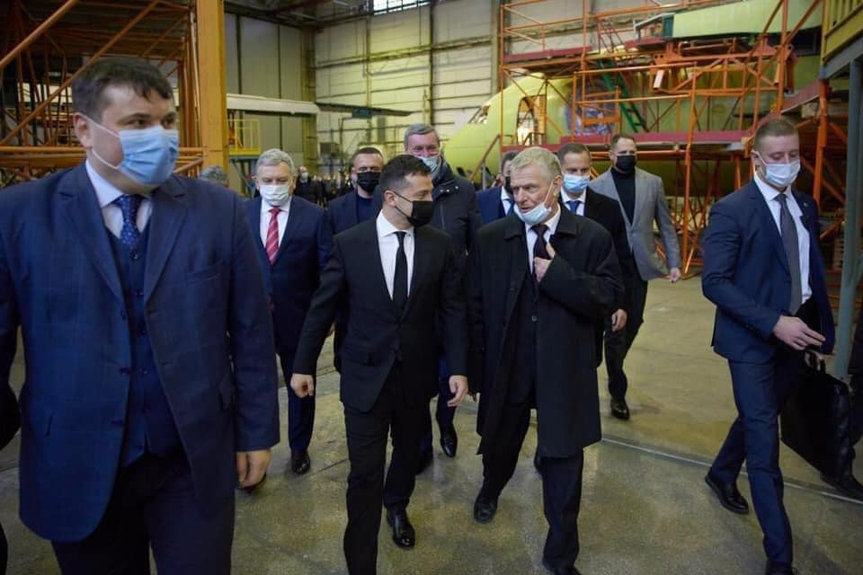 Юрій Гусєв та Володимир Зеленський на заводі "Антонов" (Фото: пресслужба Укроборонпрому)