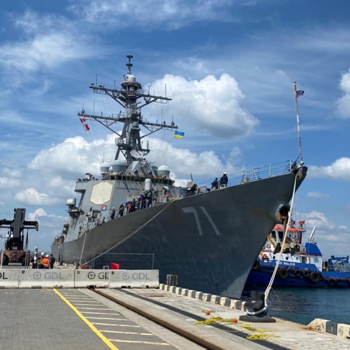 Американский эсминец USSRoss прибыл в Одессу (фото – facebook.com:SeaBreezeexercise) Американский эсминец USSRoss прибыл в Одессу (фото – facebook.com:SeaBreezeexercise)