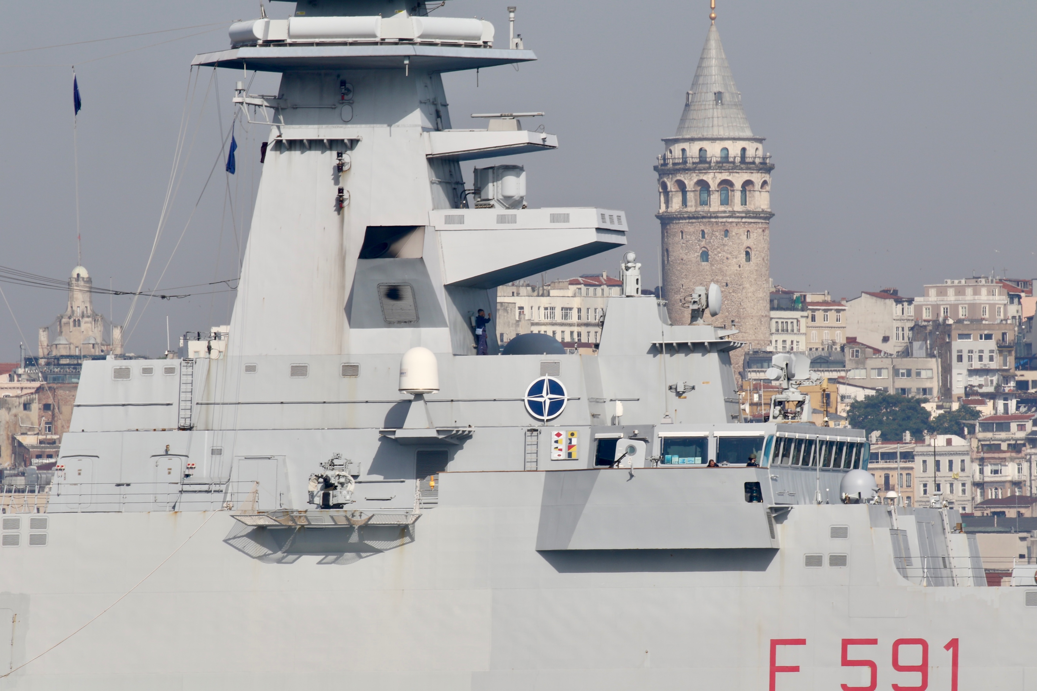 Два флагманських фрегати Туреччини та Італії зайшли в Чорне море – фото