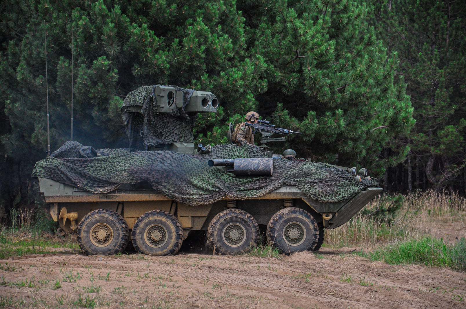 LAV-AT на испытаниях в Украине (Фото предоставлено defence-blog.com Вооруженными Силами Украины) Войска США впервые испытывают в Украине новую противотанковую технику – фото