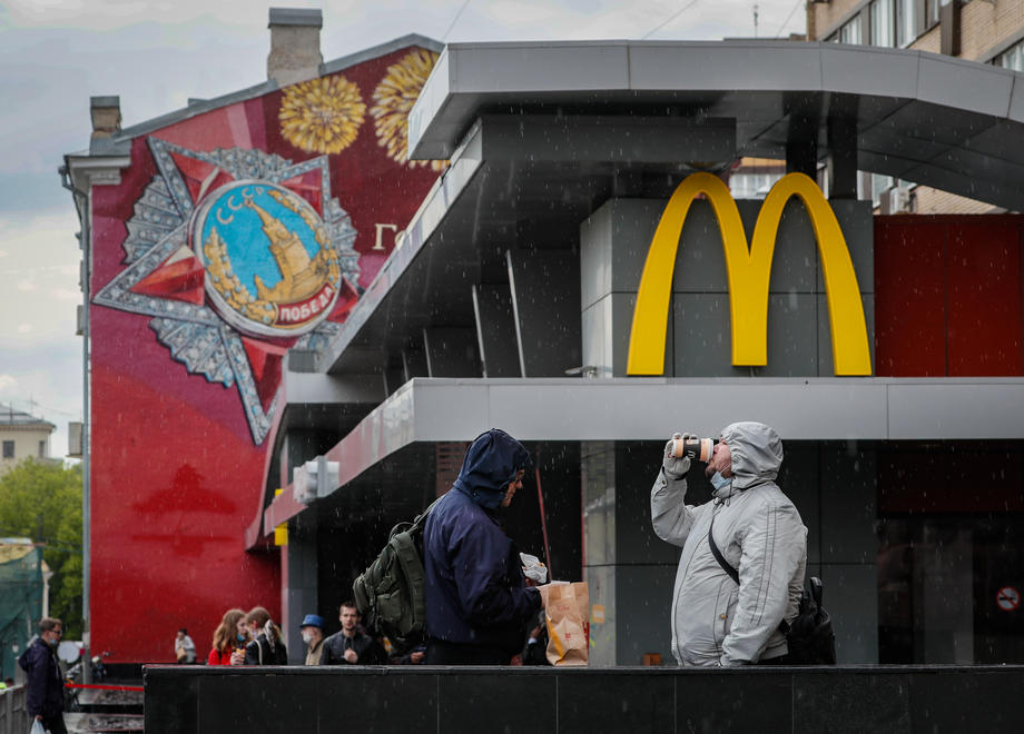 Отказ от доллара, подготовка к войне. Новая стратегия российского режима в девяти пунктах