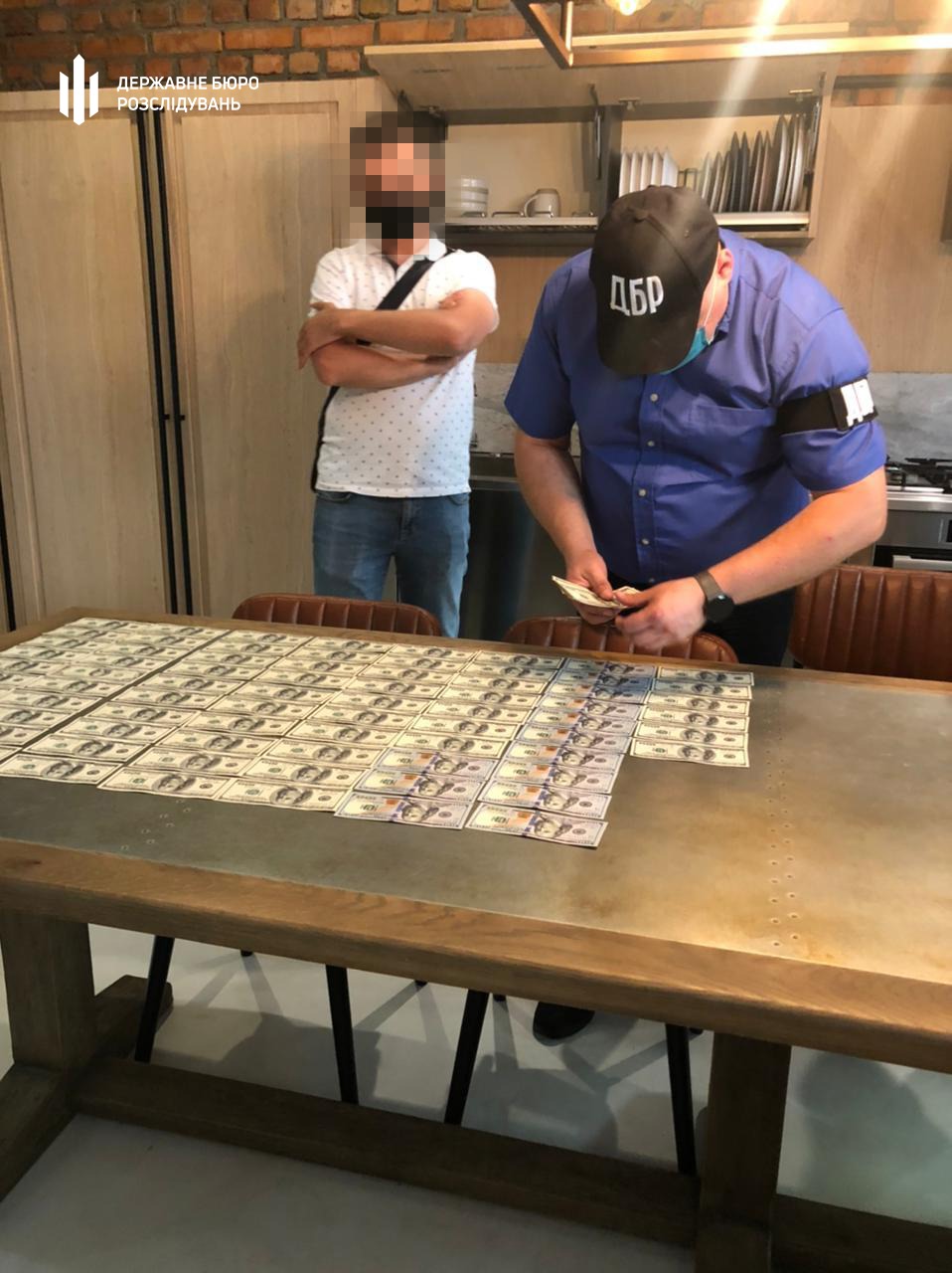 Более 100 млн ущерба. Силовики провели обыски в Киевавтодоре и КГГА