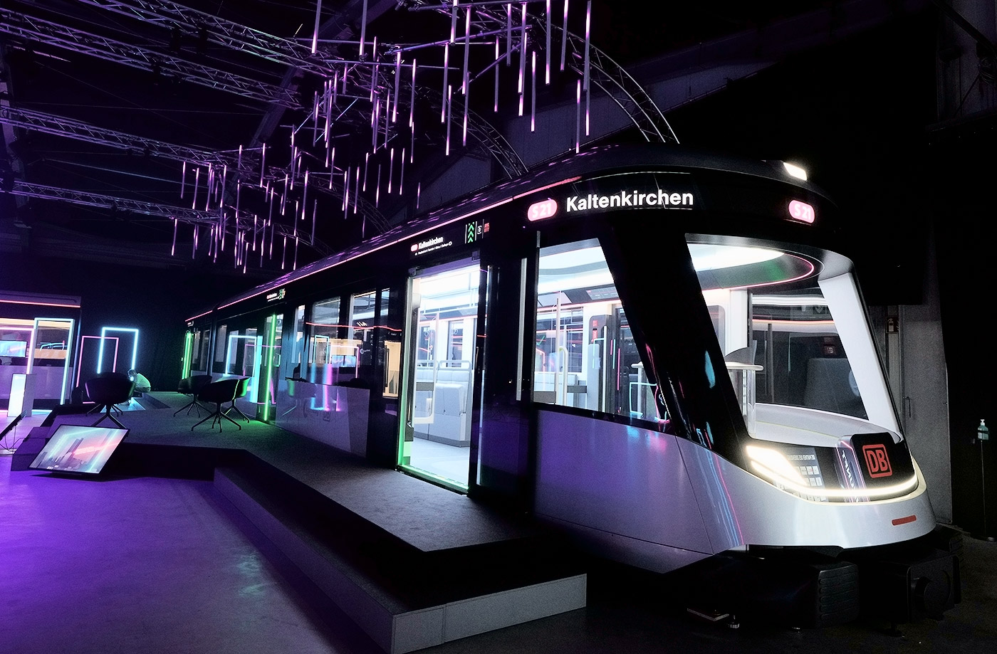 Deutsche Bahn показала новий "потяг ідей" для міських перевезень: фото