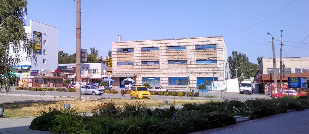 Реконструкция АТБ в Токмак. Фото: Токмацька Гривня