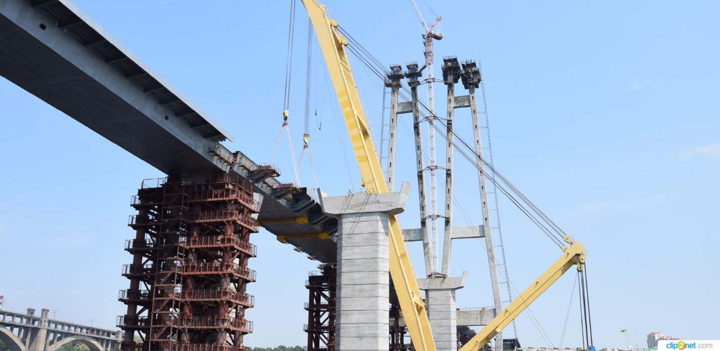 У Запоріжжі з'єднали вантовим мостом через Дніпро лівий берег і Хортицю – фото