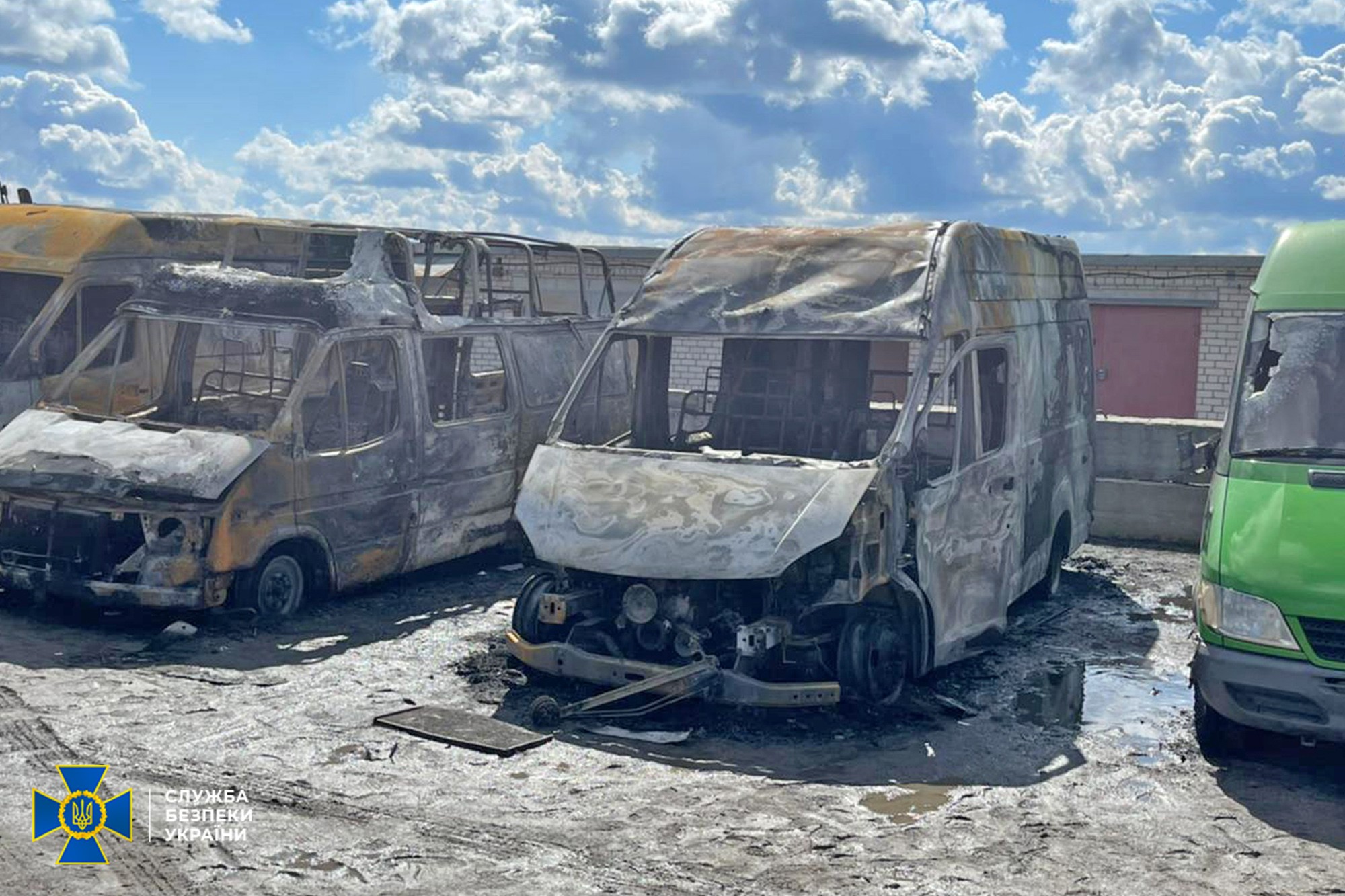 Спецоперация в Харьковской области (фото – пресс-служба СБУ) СБУ: В Харьковской области ликвидировали ОПГ, в нее входили и члены Нацкорпуса – фото