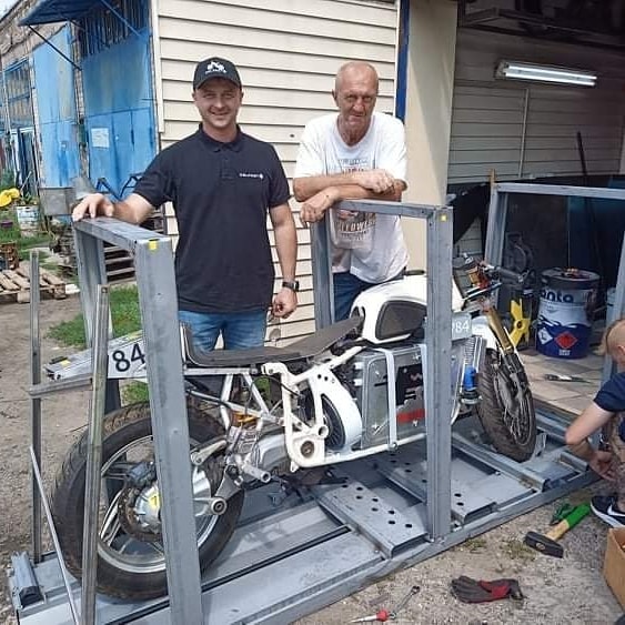 Украинский производитель электробайков DelFast хочет возродить мотоцикл Днепр в США: фото
