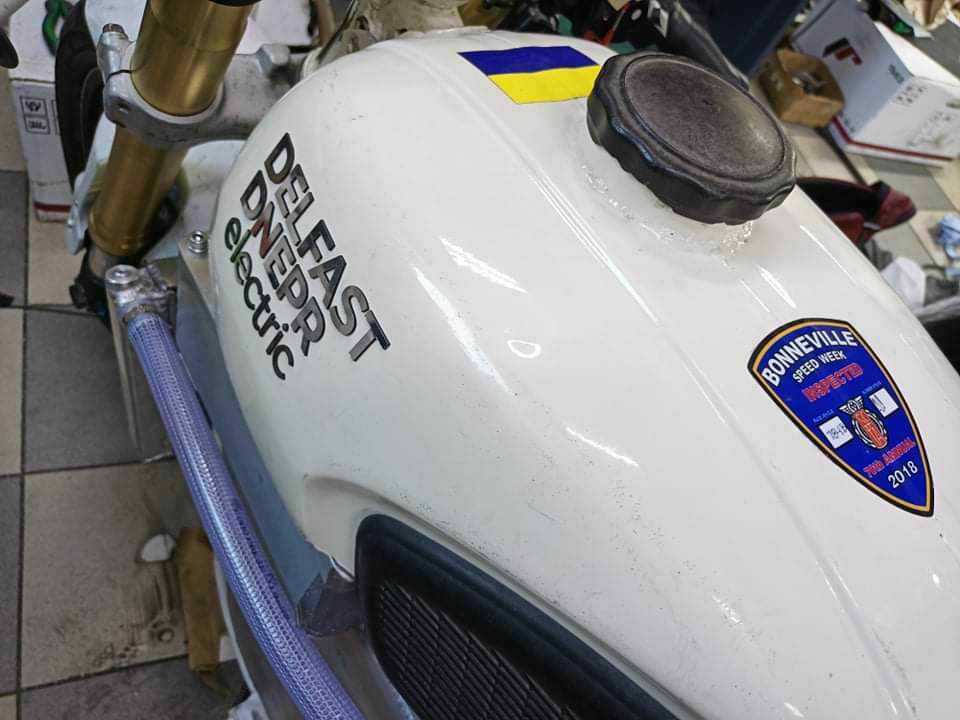 Український виробник електробайків DelFast хоче відродити мотоцикл Днепр у США: фото