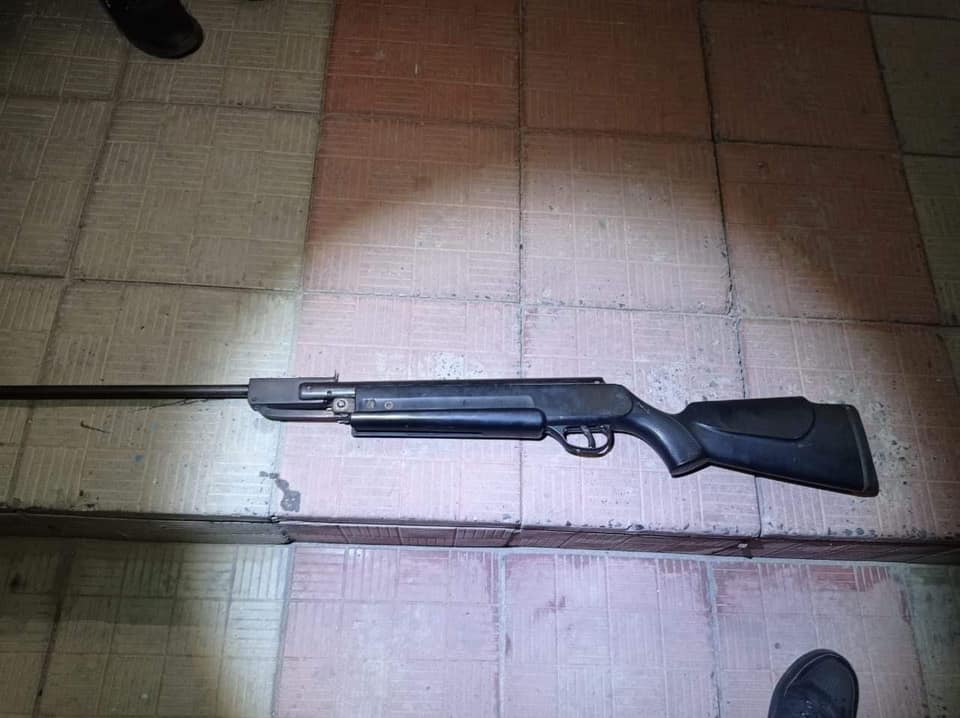 В Рубежном 17-летний подросток открыл стрельбу по детям, один ранен в живот