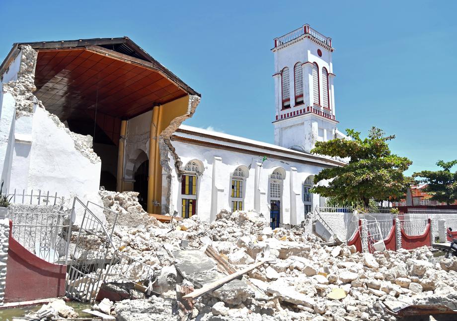 "Вулиці наповнені криками". На Гаїті стався землетрус: 304 загиблих і 1800 поранених