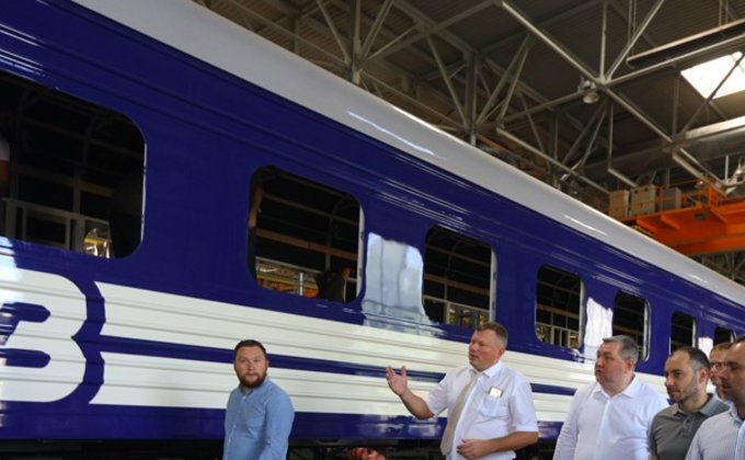 Укрзализныця получит первые два новых пассажирских вагона к концу лета: фото